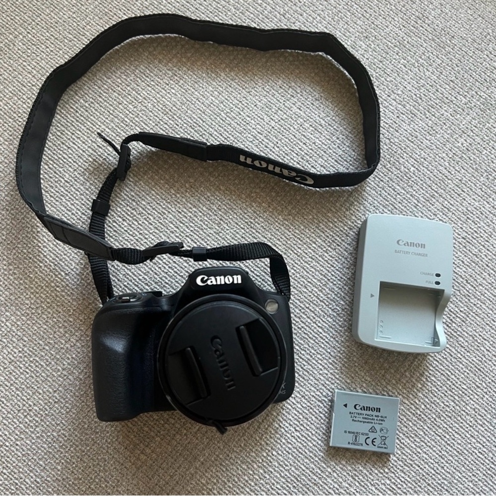 Canon Powershot SX530 HS Camera with Charger and Battery